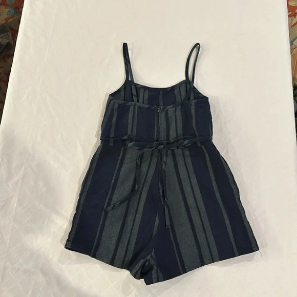 The Impeccable Pig women’s linen short shorts romper so cute excellent condition - Picture 3 of 6